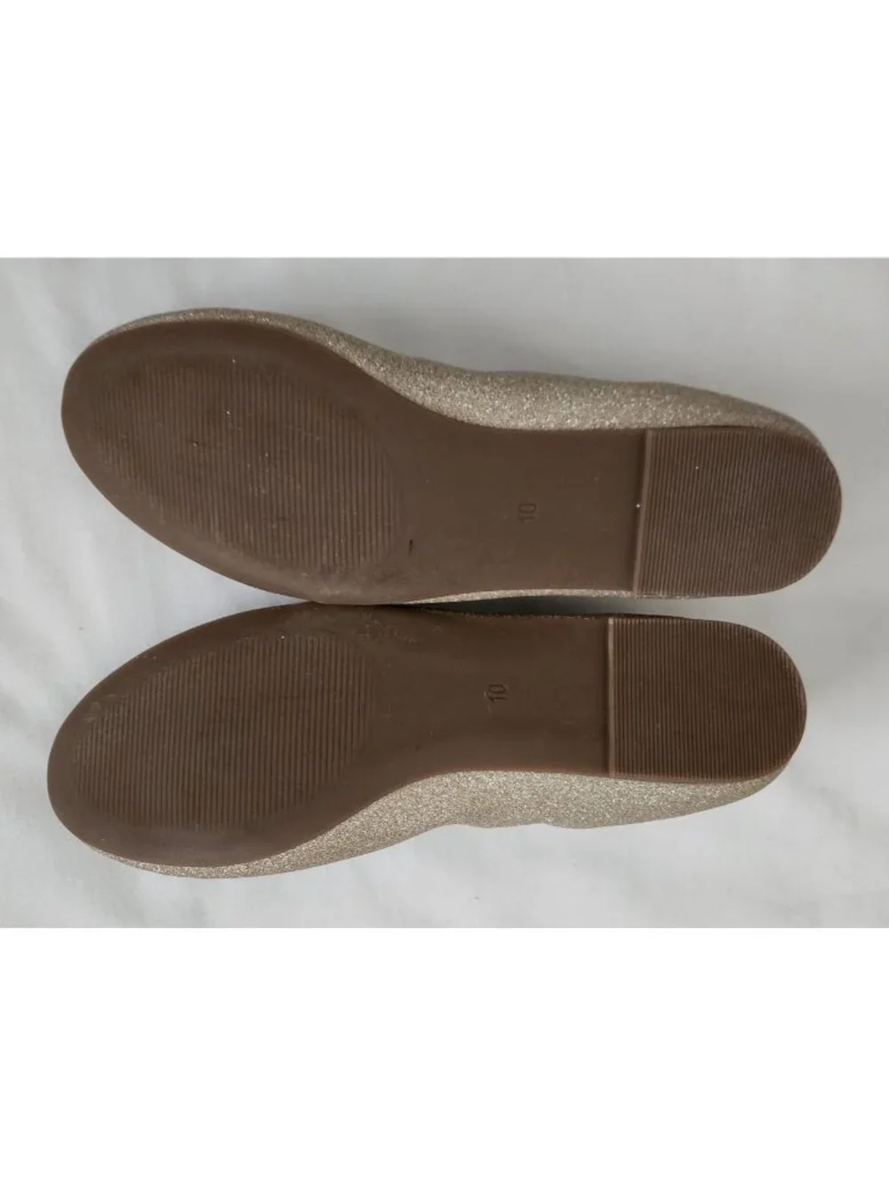 Xappeal Women's Gold TINE Classic Round Toe Bow Ballet Flat Shoes Size 10M